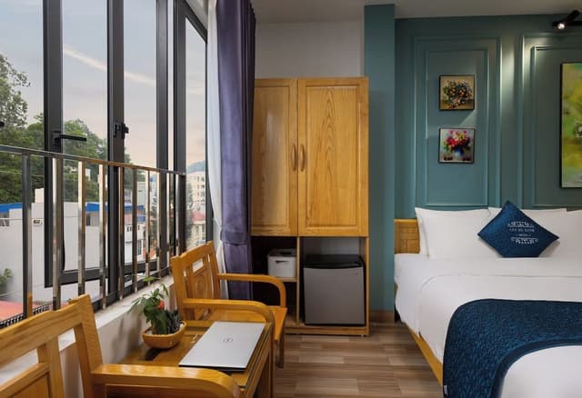 Deluxe Quadruple Room, 2 Queen Beds, Non Smoking, Mountain View