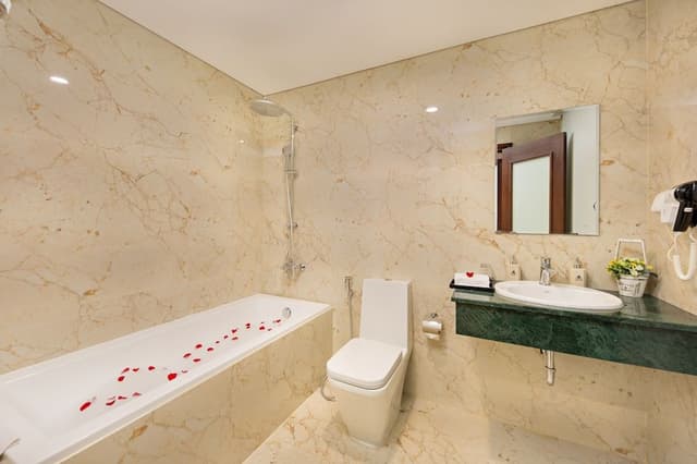 Luxury Suite, Bathtub, Ocean View