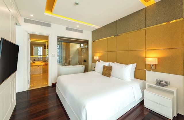 Three Bedroom Apartment with Ocean View