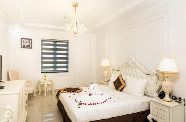 Deluxe Double Room Single Use, Courtyard View