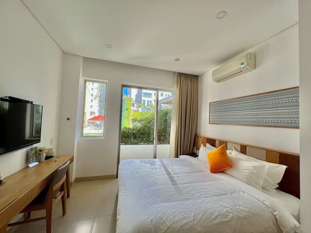 Studio, Balcony, City View