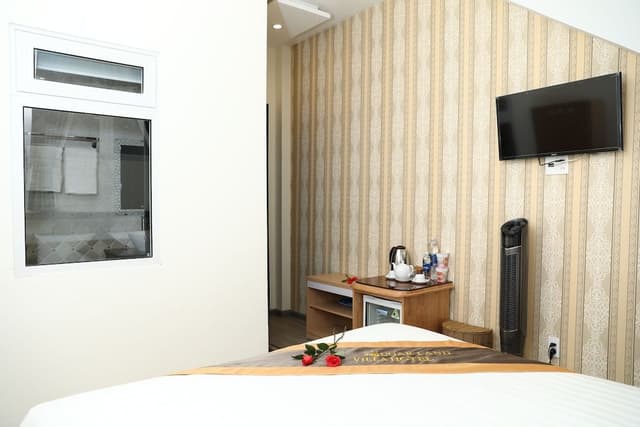 Deluxe King Double Room with Attic Architecture