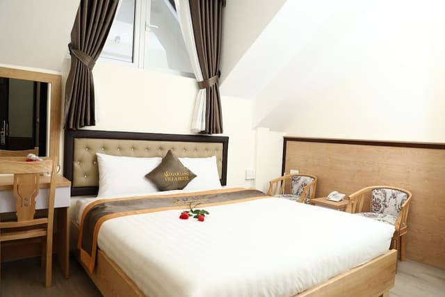 Deluxe King Double Room with Attic Architecture