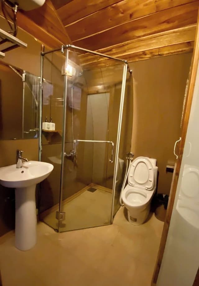 Deluxe Bungalow, 1 Queen Bed, Courtyard View