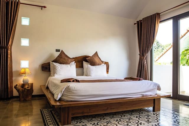 Signature Villa, 1 King Bed, Mountain View, Poolside
