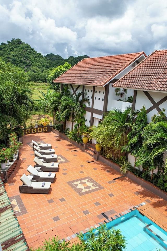 Signature Villa, 1 King Bed, Mountain View, Poolside