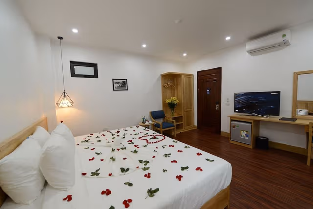 Honeymoon Suite