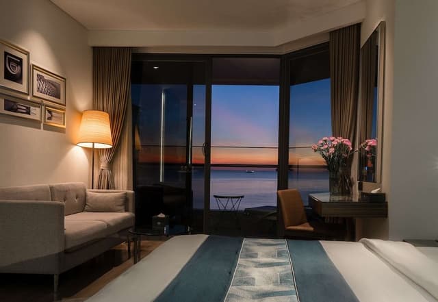 Executive King, Balcony, Ocean View