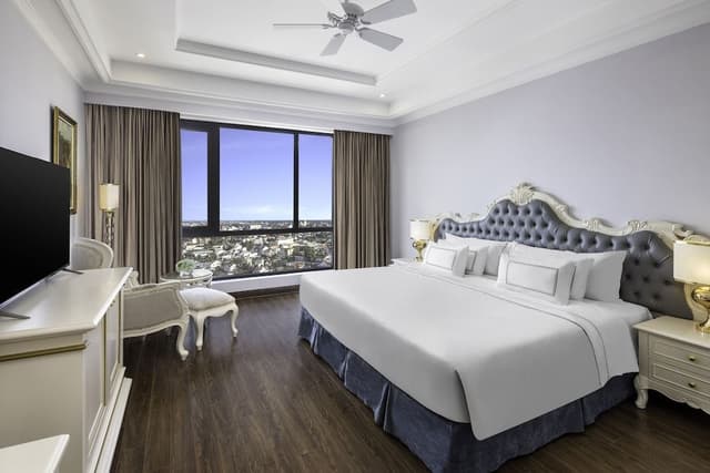 Deluxe Room, City View
