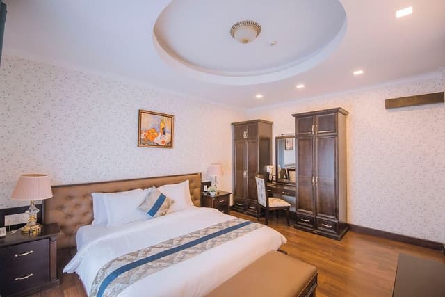 Suite, Connecting Rooms