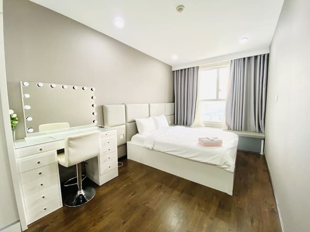 Luxury Apartment, 2 Bedrooms (1 King Bed and 1 Queen Bed)