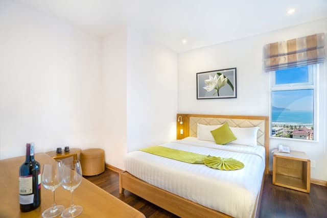 Basic Double or Twin Room, Non Smoking, City View