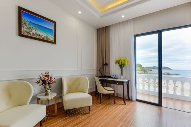Executive Beachfront with Balcony