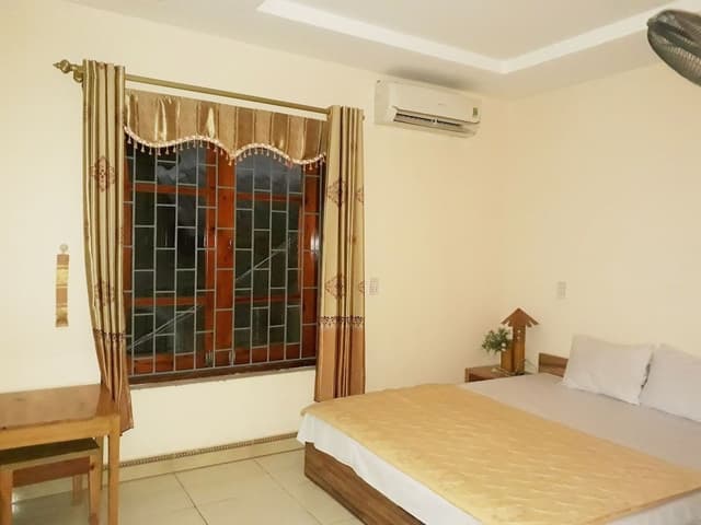 Economy Room