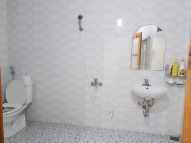 Economy Room