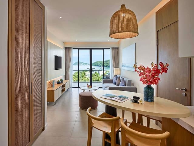 Family Room, 2 Bedrooms