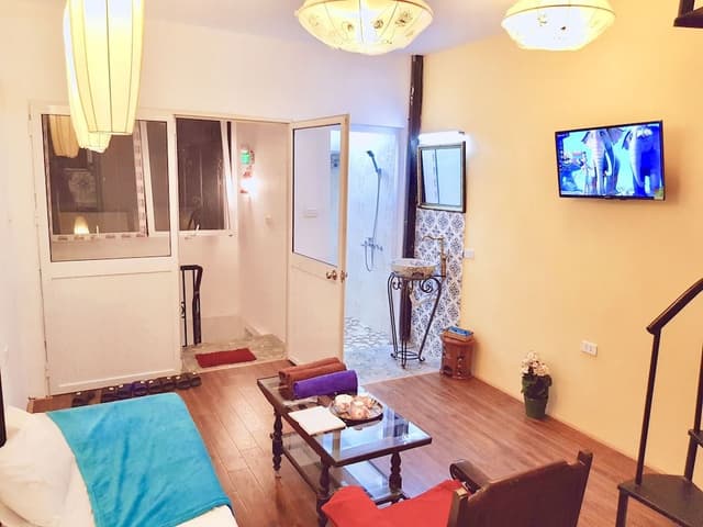 Apartment with Terrace - City View
