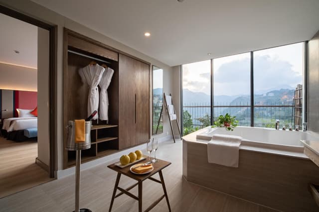 Red Dao Suite