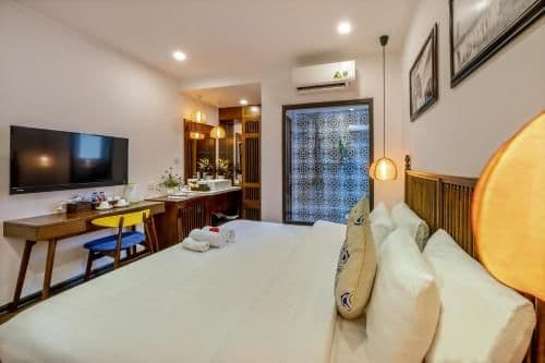 Deluxe Queen Room