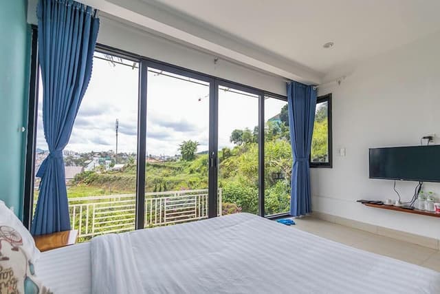 Deluxe Double Room, 1 Queen Bed, City View