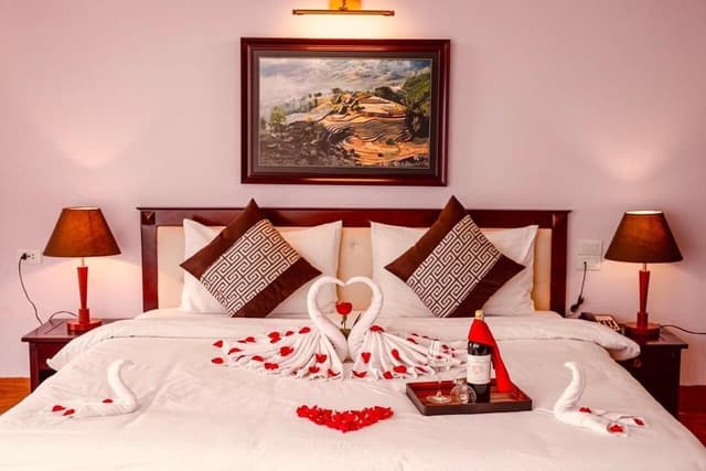 Luxury Studio Suite, 1 King Bed, Non Smoking, Private Bathroom