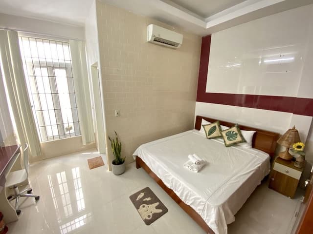 Classic Room with Window