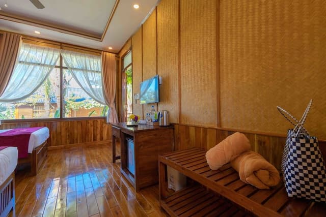 Bungalow, Garden View