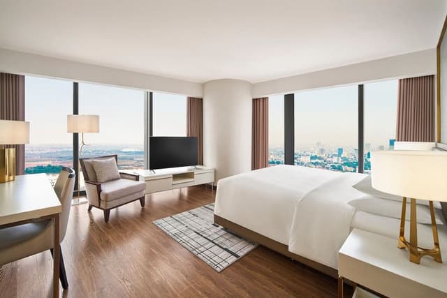 Club Room, 1 King Bed