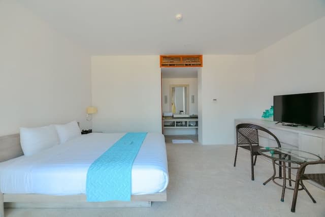 Deluxe Double Room with Lotus View