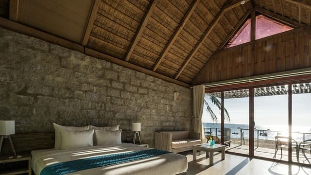 Bungalow (Ocean Front View)