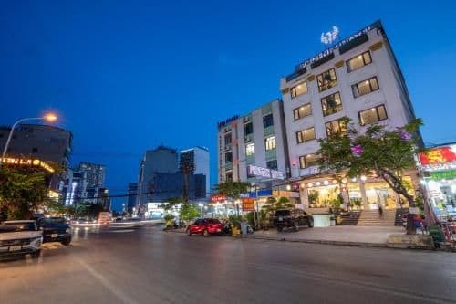 โรงแรมฟีนิกซ์ ฮาลอง โรงแรมฟีนิกซ์ ฮาลอง