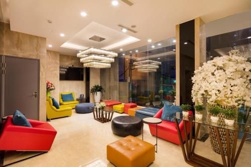 โรงแรมอารอน (Aaron Hotel)0