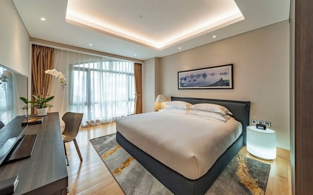 Grand Suite, City View
