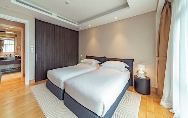 Grand Suite, City View