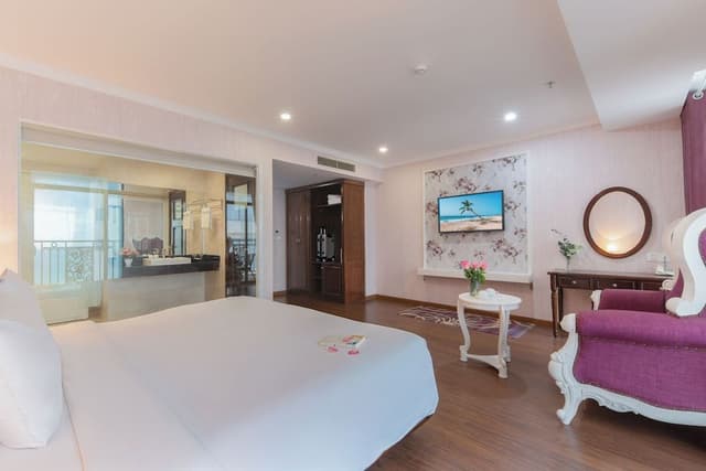 Central Suite