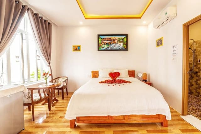 Romantic Villa, 4 Bedrooms, Pool View, Beachside
