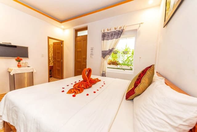 Romantic Villa, 4 Bedrooms, Pool View, Beachside