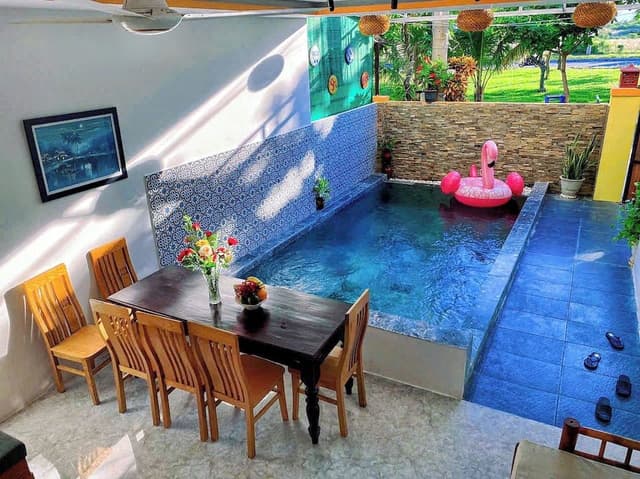 Romantic Villa, 4 Bedrooms, Pool View, Beachside