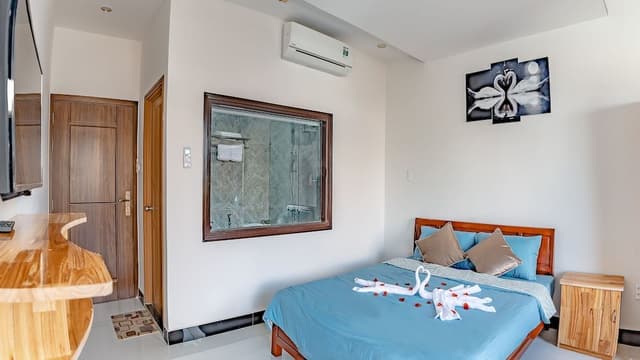 Deluxe Double Room, 1 Queen Bed, Balcony, City View