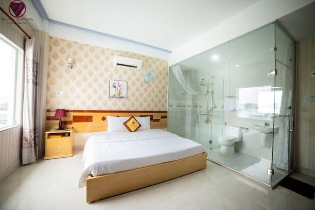 Deluxe King Room