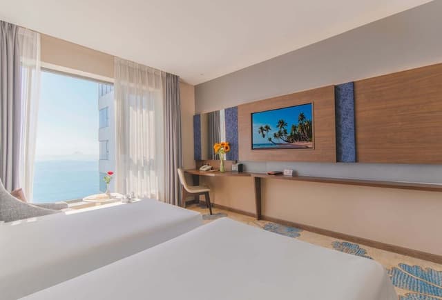 Deluxe Room, 2 Twin Beds, Sea View