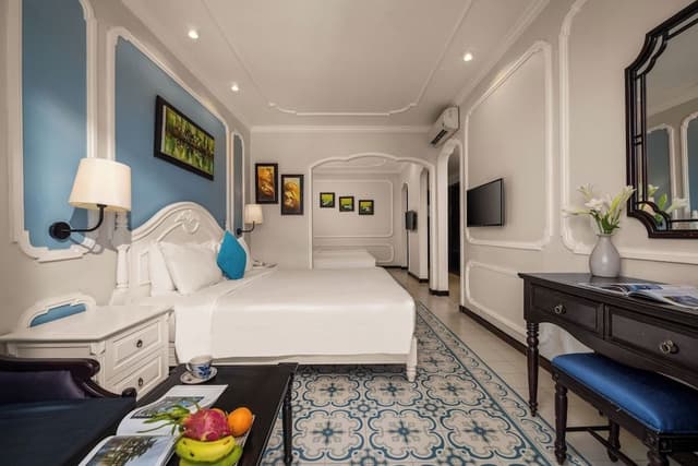 Family Quadruple Room, Multiple Beds, Bathtub, City View
