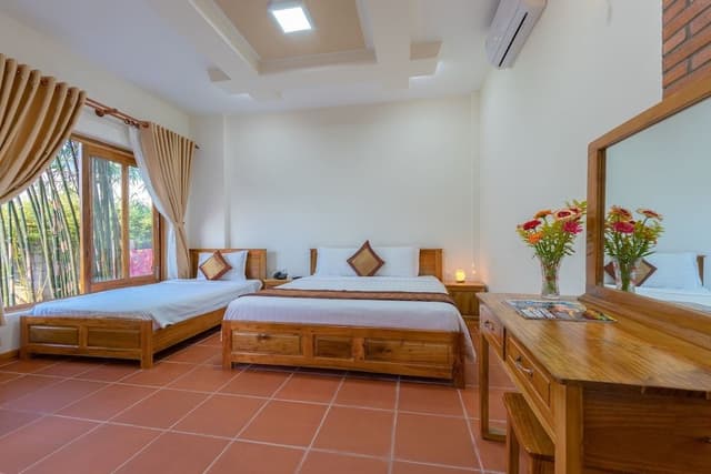 Deluxe Triple Bungalow, Garden View