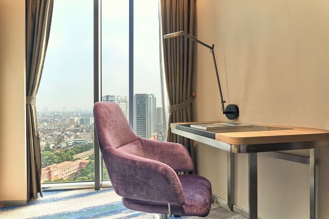 Deluxe Room, 1 King Bed, City View