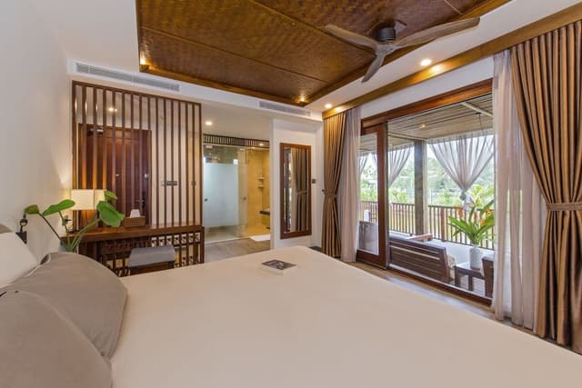Club Suite, Balcony, Lake View
