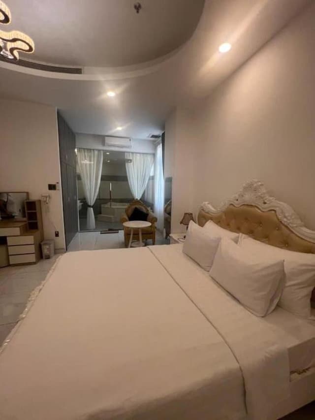 Suite Room City View with Bathtub