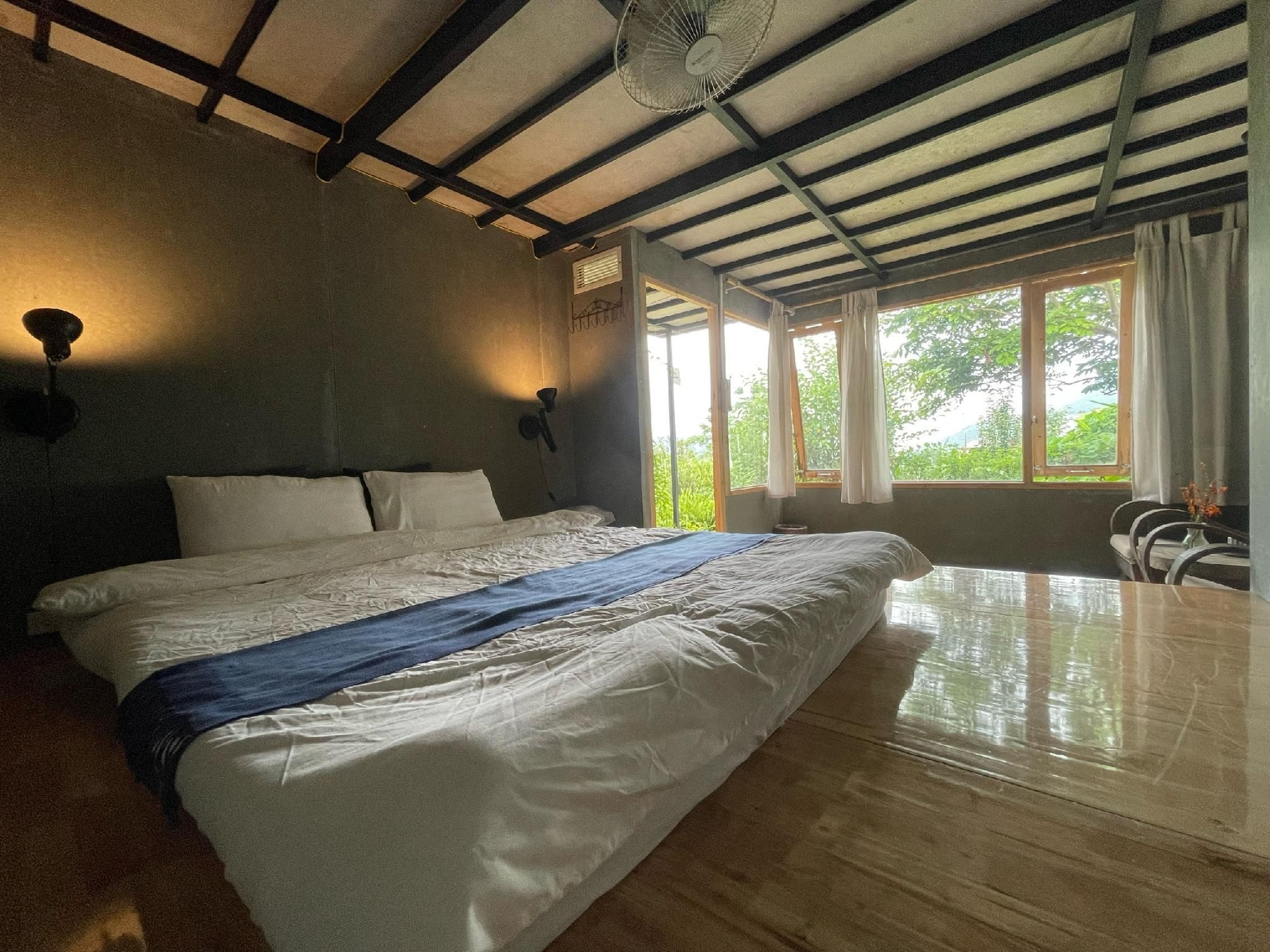 โอปอลเฮาส์ (Opal House)1