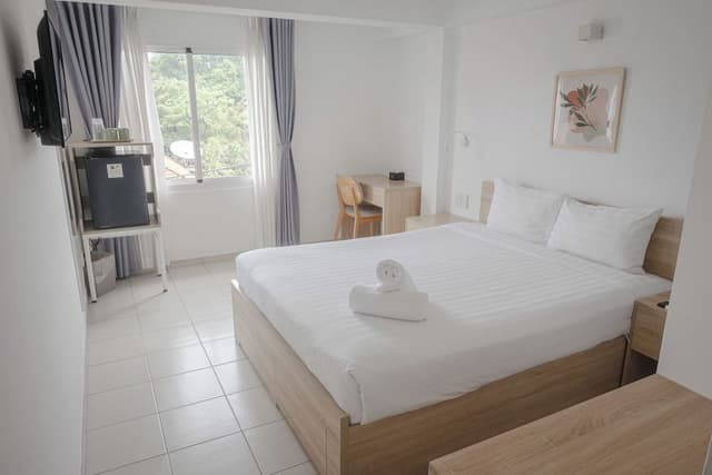 Double Room, 1 Queen Bed