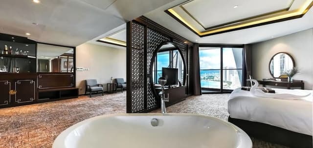 Suite, Ocean View