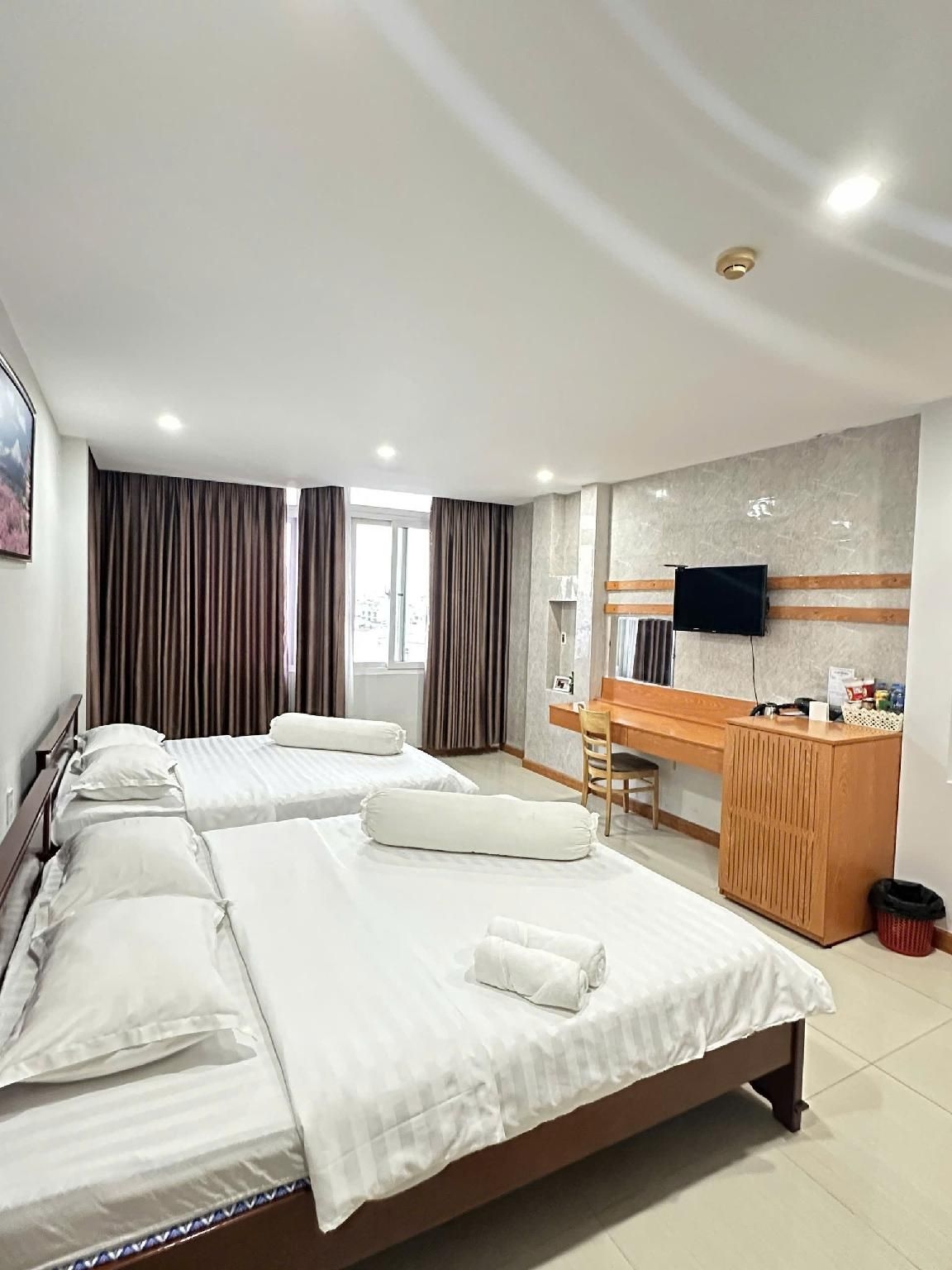 Rich Hotel2